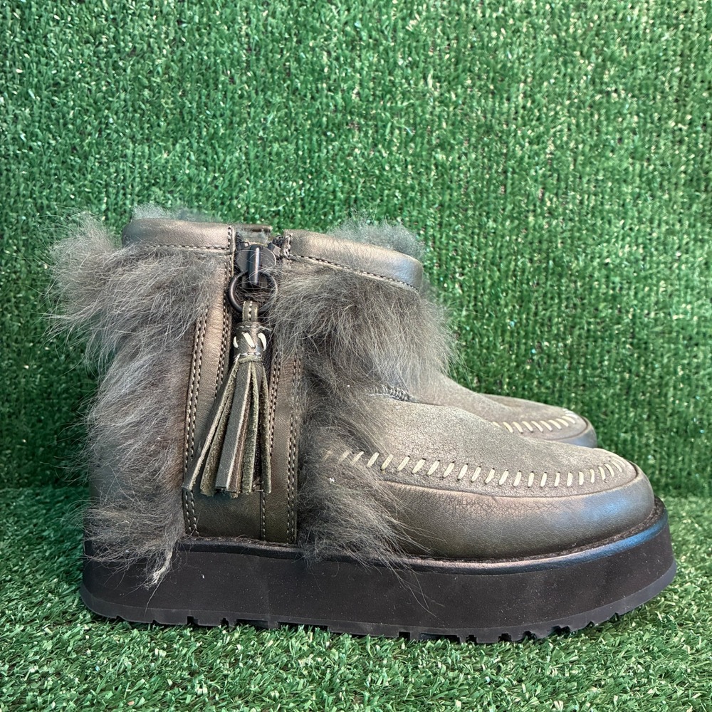NEW UGG Fluff Punk Fur Tassel Platform Winter Boots Dark Grey Womens Size 5